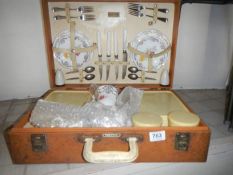 An old pinchbeck case and contents