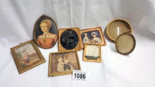 A quantity of Edwardian/Victorian photo frames