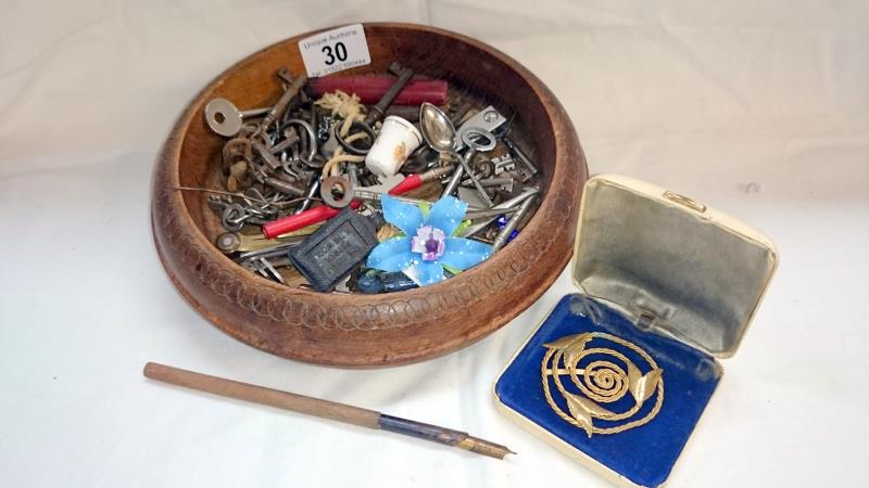 Quantity of old keys etc.