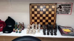 Mixed lot consisting chess board with 3 Harry Potter part chess sets, bags and manuals no.