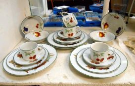 20 pieces of Royal Worcester Evesham Vale tea and dinner ware