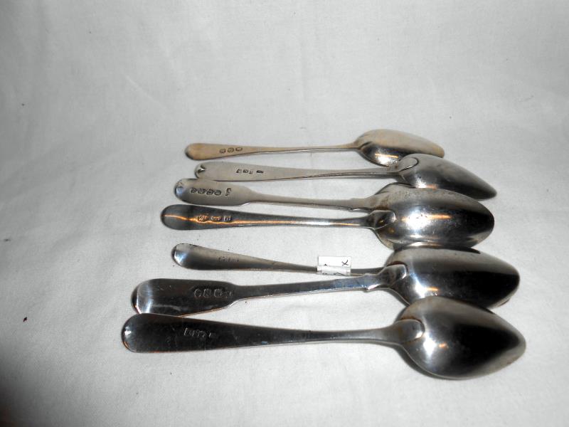 7 Georgian silver tea spoons inc. 1 pair with interesting mark by J.W., approx. - Image 2 of 2