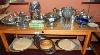 A quantity of pewter and metalware