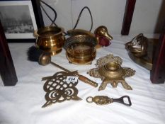 A quantity of brassware