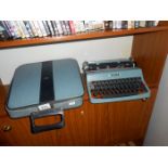 A typewriter in case