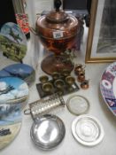 A copper samovar & other metal items