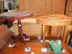 2 inlaid side tables,