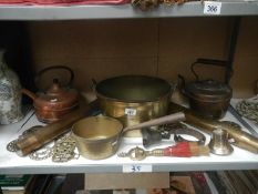 A mixed lot of copper & brass including shell cases & horse brasses etc