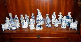 20 blue and white figures