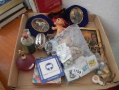 A good tray of miscellaneous items