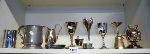 A quantity of metalware