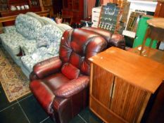 2 leather recliner armchairs