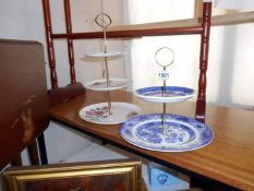 2 cake stands