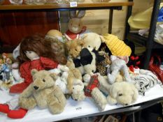 A quantity of dolls & teddy bears