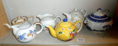 6 teapots and jugs including Willow