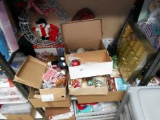 A mixed lot of Christmas items including crackers, baubles,