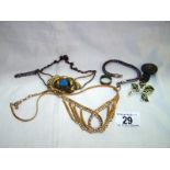 Mixed lot of costume jewellery