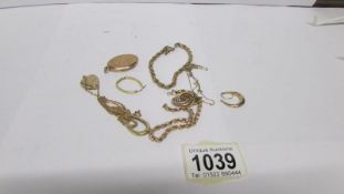 Approximately 24 grams of gold jewellery including pendant,