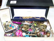 Assorted costume jewellery