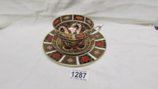 A Royal Crown Derby Old Imari pattern trio