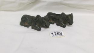 2 Chinese bronze cows