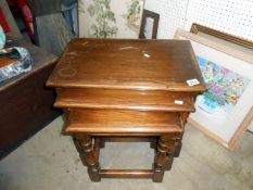 Nest of 3 oak tables