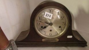 A mantel clock