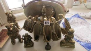 A mixed lot of brass ware including jam pan