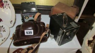 A quantity of vintage camera's
