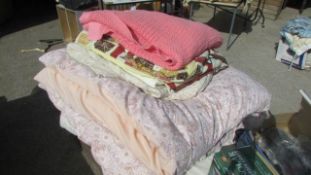 A mixed lot of bed linen etc