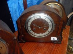 A mantel clock