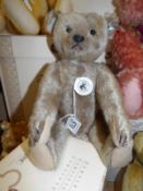 A Steiff 1908 Growler teddy bear in Steiff box, 32cm,