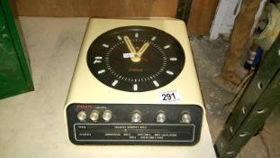 A retro Bush radio clock