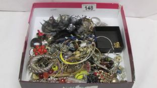 A mixed lot of costume jewellery