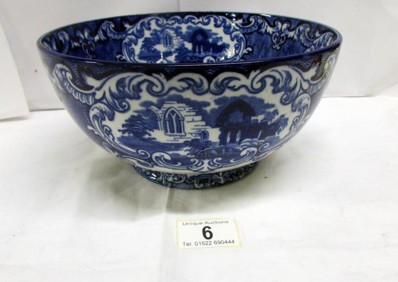 A blue and white 'Abbey' bowl,