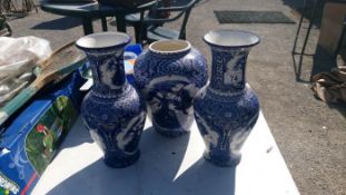 3 blue & white vases