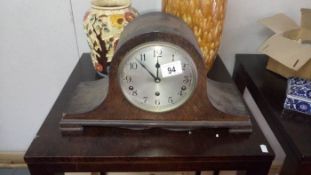 A mantel clock