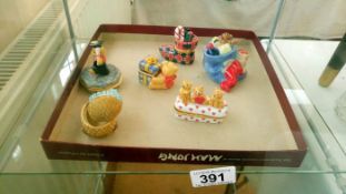 4 trinket boxes etc