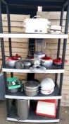 A large quantity of kitchen items