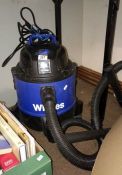 A Wickes 20 litre vacuum (in working order)