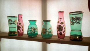 6 coloured vases