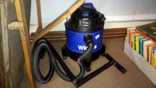A Wickes 20 litre vacuum cleaner