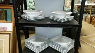 A quantity of Pausa dinnerware