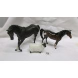 2 Beswick horses and a Beswick ram