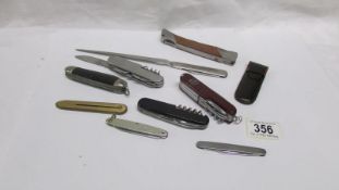A quantity of vintage pen knives