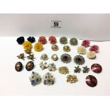 A mixed lot of pairs of earrings