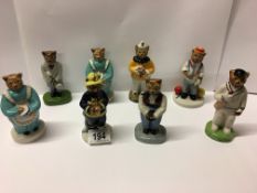 8 Wade Catkins figurines,