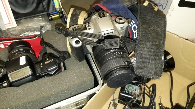 A Canon 35mm and a Nikon 35mm camera, lenses, a Pentax camera, - Image 3 of 4