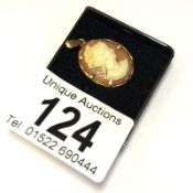 A 9ct gold cameo pendant