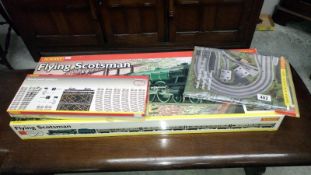 A Hornsby 'OO' Gauge Flying Scotsman Train set ( R1039) with track pack (CR8017) and track mat